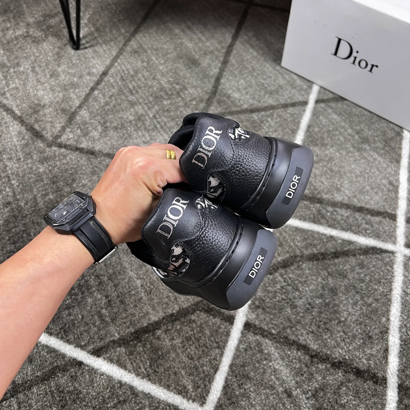 Factory price: 420💰Dior's new casual men's shoes👉 👉 Fashionable and versatile, 💞 simple and elegant style, 🔊 The fabric is made of imported cowhide with original fabric, ☑️Sheepskin feet inside, original wear-resistant rubber outsole, exclusive new style, actual shot, four colors available, code number: 38-44, (45 can be customized)